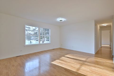 Tiny photo for 424 Muirwood Court, Vernon Hills, IL 60061 (MLS # 12531157)