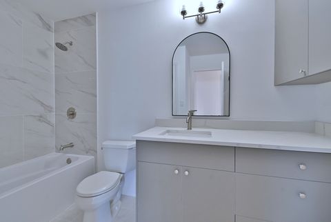 Tiny photo for 424 Muirwood Court, Vernon Hills, IL 60061 (MLS # 12531157)