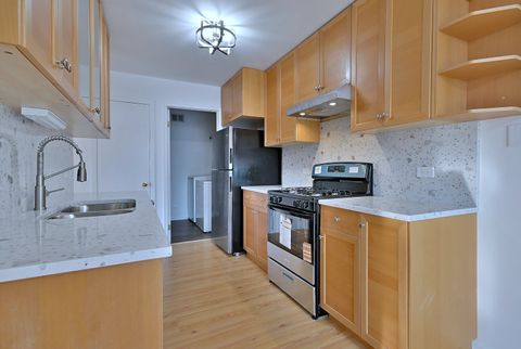 Tiny photo for 424 Muirwood Court, Vernon Hills, IL 60061 (MLS # 12531157)