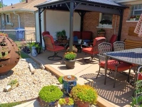 Tiny photo for 1157 W Grant Drive, Des Plaines, IL 60016 (MLS # 12503017)