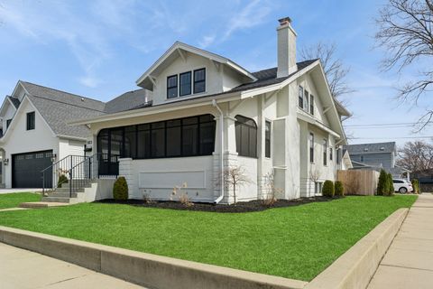903 N Vail Avenue Arlington Heights IL 60004