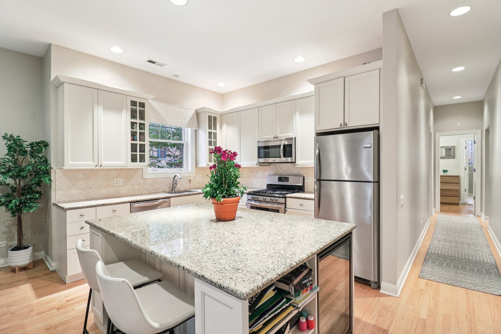 1347 W Washington Boulevard 2D