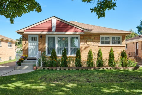 Photo of 8835 National Avenue, Morton Grove, IL 60053 (MLS # 12770205)