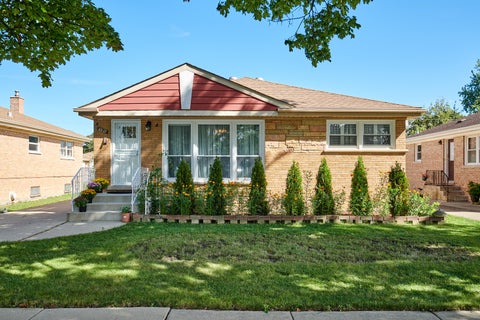 Tiny photo for 8835 National Avenue, Morton Grove, IL 60053 (MLS # 12770205)