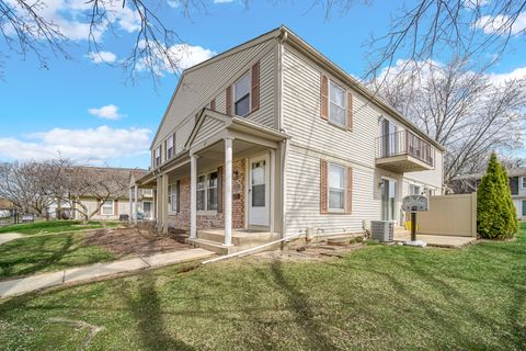 Tiny photo for 611 Kendall Court, Schaumburg, IL 60194 (MLS # 12602108)