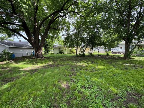 Tiny photo for 506 E Stevenson Street, Taylorville, IL 62568 (MLS # 12656428)
