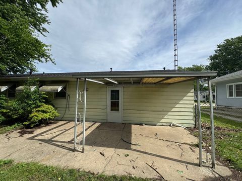 Tiny photo for 506 E Stevenson Street, Taylorville, IL 62568 (MLS # 12656428)