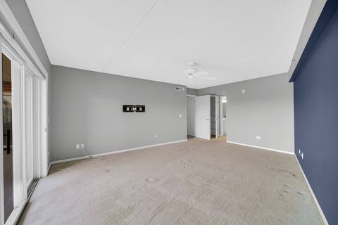 Tiny photo for 730 Creekside Drive #405C, Mount Prospect, IL 60056 (MLS # 12558600)