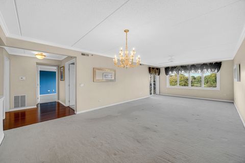 Tiny photo for 730 Creekside Drive #405C, Mount Prospect, IL 60056 (MLS # 12558600)