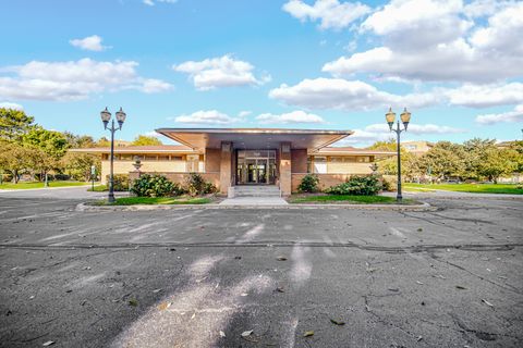 Tiny photo for 730 Creekside Drive #405C, Mount Prospect, IL 60056 (MLS # 12558600)