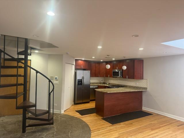 160 W BURTON Place 1r