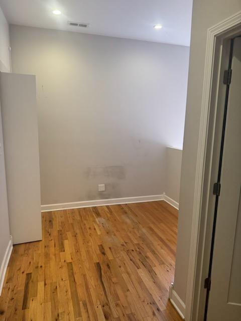 160 W BURTON Place 1r