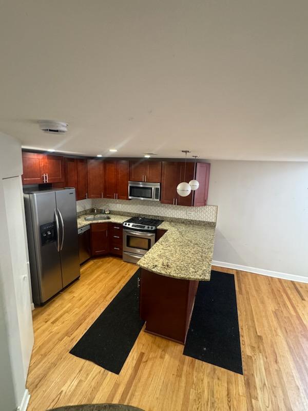 160 W BURTON Place 1r