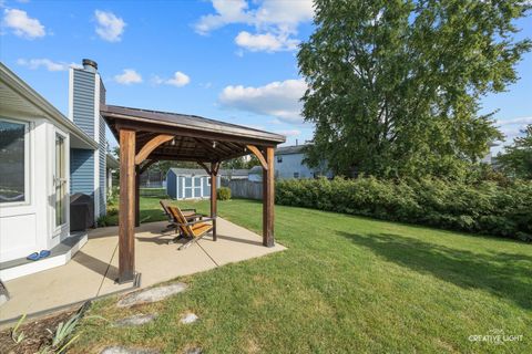 Tiny photo for 508 Pinewood Drive, North Aurora, IL 60542 (MLS # 12485297)