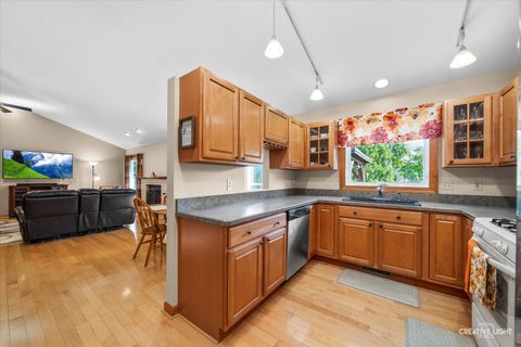 Tiny photo for 508 Pinewood Drive, North Aurora, IL 60542 (MLS # 12485297)