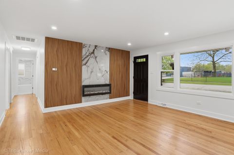 Tiny photo for Oak Lawn, IL 60453 (MLS # 12601614)