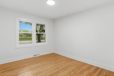 Tiny photo for Oak Lawn, IL 60453 (MLS # 12601614)