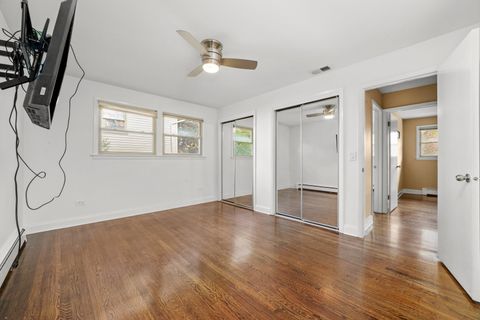 Tiny photo for 2005 E Wintergreen Avenue, Mount Prospect, IL 60056 (MLS # 12505174)