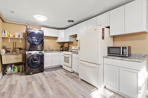 Tiny photo for 2005 E Wintergreen Avenue, Mount Prospect, IL 60056 (MLS # 12505174)