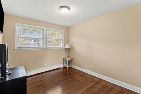 Tiny photo for 2005 E Wintergreen Avenue, Mount Prospect, IL 60056 (MLS # 12505174)