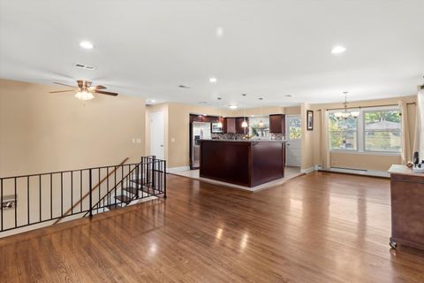 Tiny photo for 2005 E Wintergreen Avenue, Mount Prospect, IL 60056 (MLS # 12505174)