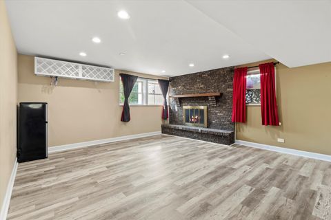 Tiny photo for 2005 E Wintergreen Avenue, Mount Prospect, IL 60056 (MLS # 12505174)