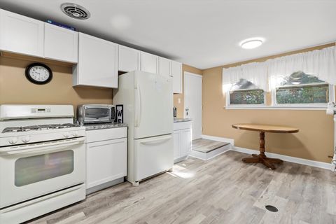 Tiny photo for 2005 E Wintergreen Avenue, Mount Prospect, IL 60056 (MLS # 12505174)