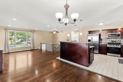 Tiny photo for 2005 E Wintergreen Avenue, Mount Prospect, IL 60056 (MLS # 12505174)