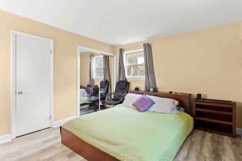 Tiny photo for 2005 E Wintergreen Avenue, Mount Prospect, IL 60056 (MLS # 12505174)