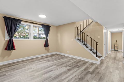 Tiny photo for 2005 E Wintergreen Avenue, Mount Prospect, IL 60056 (MLS # 12505174)