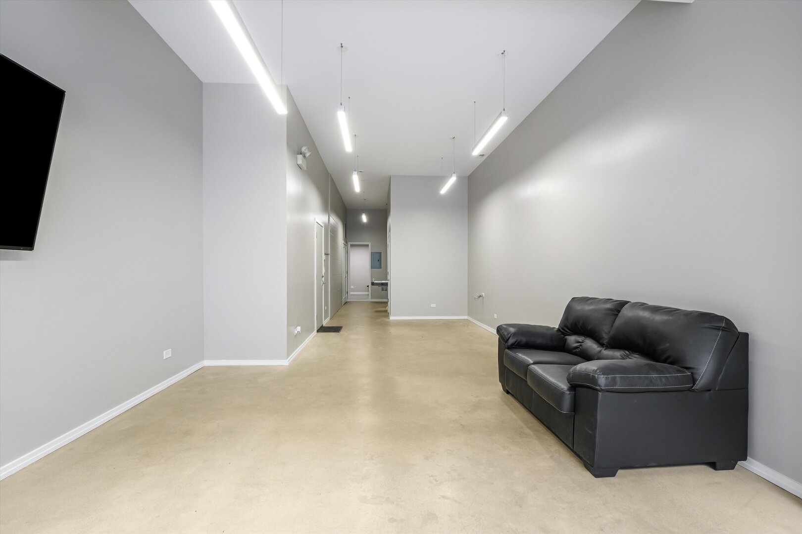 1544 W North Avenue 101