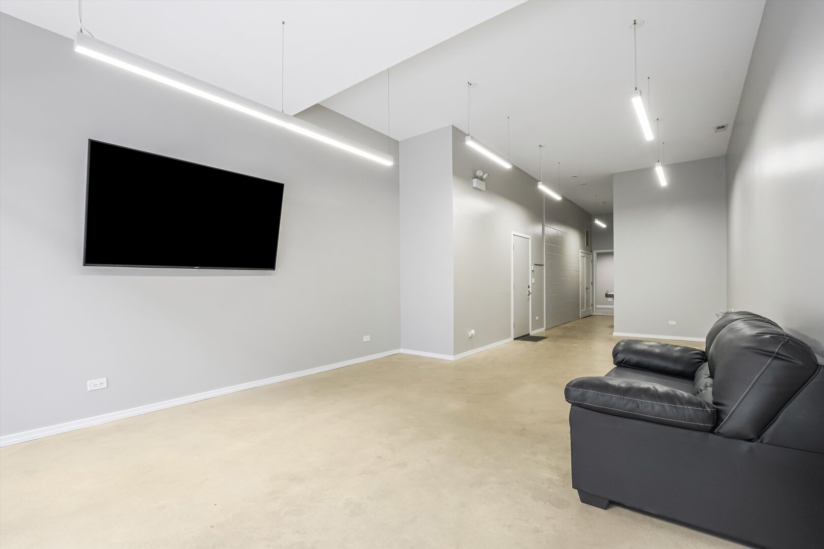 1544 W North Avenue 101