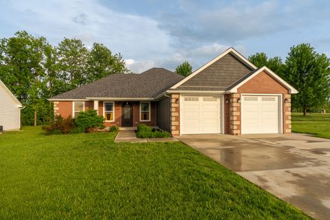 Tiny photo for 1503 Champions Drive, Marion, IL 62959 (MLS # 12633699)
