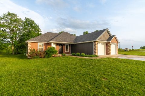 Tiny photo for 1503 Champions Drive, Marion, IL 62959 (MLS # 12633699)