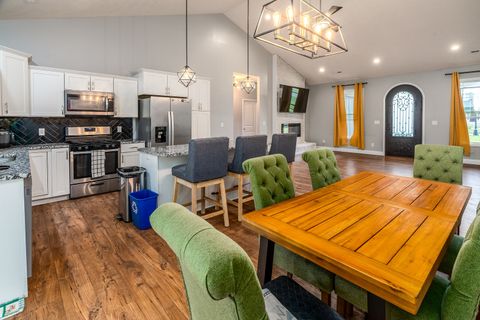 Tiny photo for 1503 Champions Drive, Marion, IL 62959 (MLS # 12633699)
