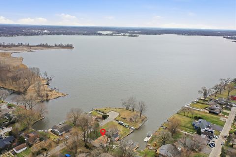 Tiny photo for 5205 N Lake Street, McHenry, IL 60050 (MLS # 12599865)