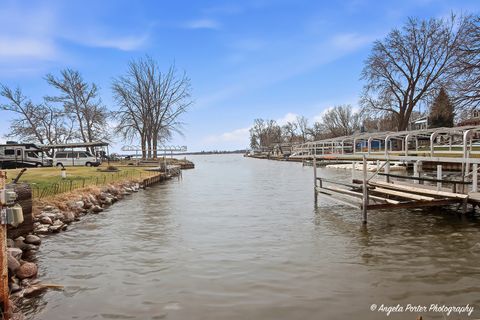 Tiny photo for 5205 N Lake Street, McHenry, IL 60050 (MLS # 12599865)