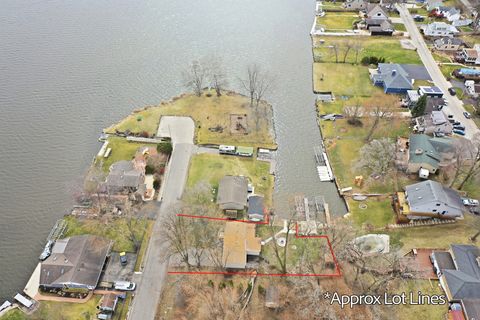 Tiny photo for 5205 N Lake Street, McHenry, IL 60050 (MLS # 12599865)