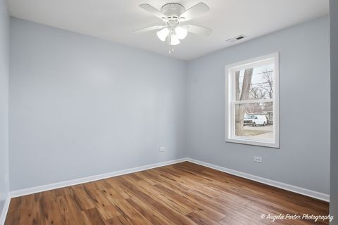 Tiny photo for 5205 N Lake Street, McHenry, IL 60050 (MLS # 12599865)