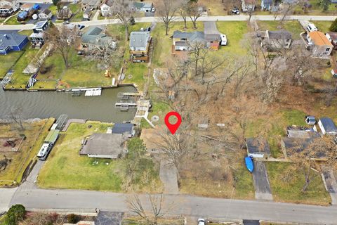 Tiny photo for 5205 N Lake Street, McHenry, IL 60050 (MLS # 12599865)