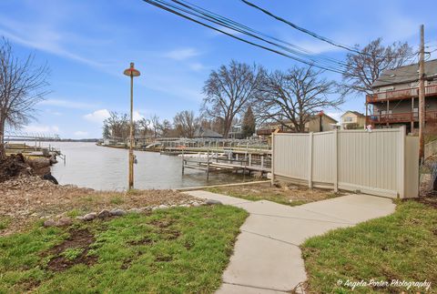 Tiny photo for 5205 N Lake Street, McHenry, IL 60050 (MLS # 12599865)
