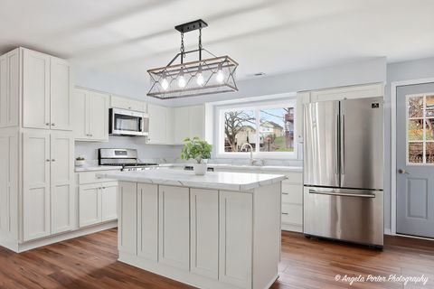 Tiny photo for 5205 N Lake Street, McHenry, IL 60050 (MLS # 12599865)