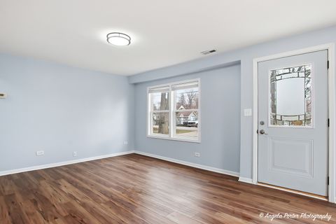 Tiny photo for 5205 N Lake Street, McHenry, IL 60050 (MLS # 12599865)