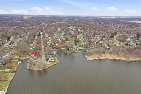 Tiny photo for 5205 N Lake Street, McHenry, IL 60050 (MLS # 12599865)