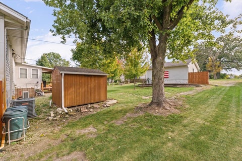 Tiny photo for 411 E Beech Street, Chatsworth, IL 60921 (MLS # 12789930)
