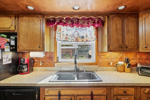 Tiny photo for 411 E Beech Street, Chatsworth, IL 60921 (MLS # 12789930)
