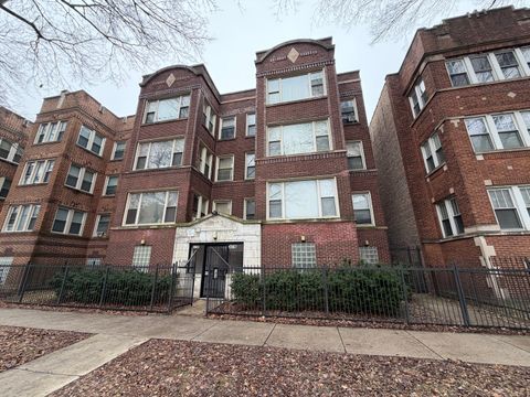 6716 S Clyde Avenue Chicago IL 60649