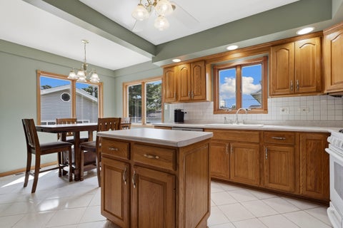 Tiny photo for 9817 Minnick Avenue, Oak Lawn, IL 60453 (MLS # 12720679)