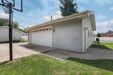 Tiny photo for 9817 Minnick Avenue, Oak Lawn, IL 60453 (MLS # 12720679)