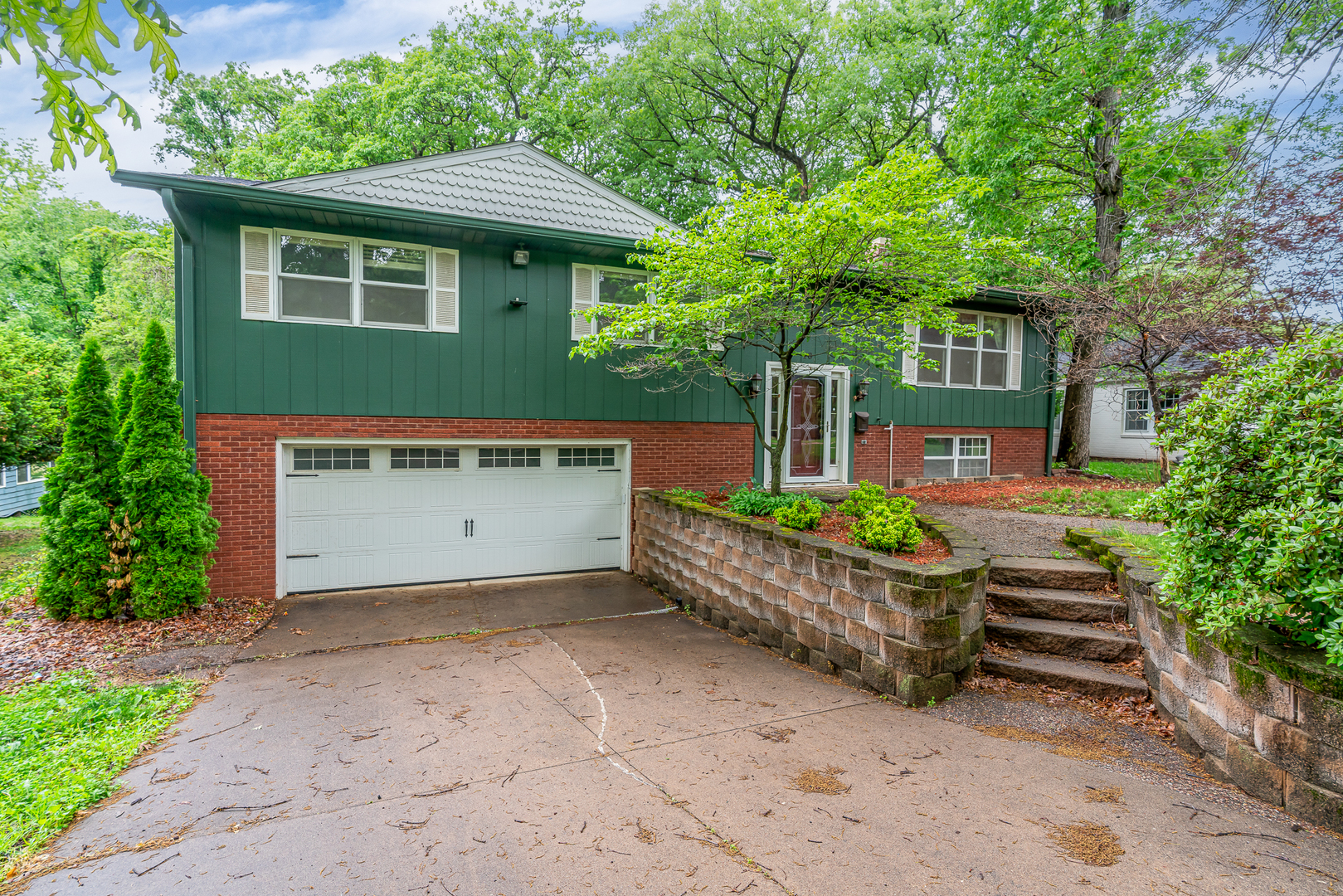 10 WOODLEY Road